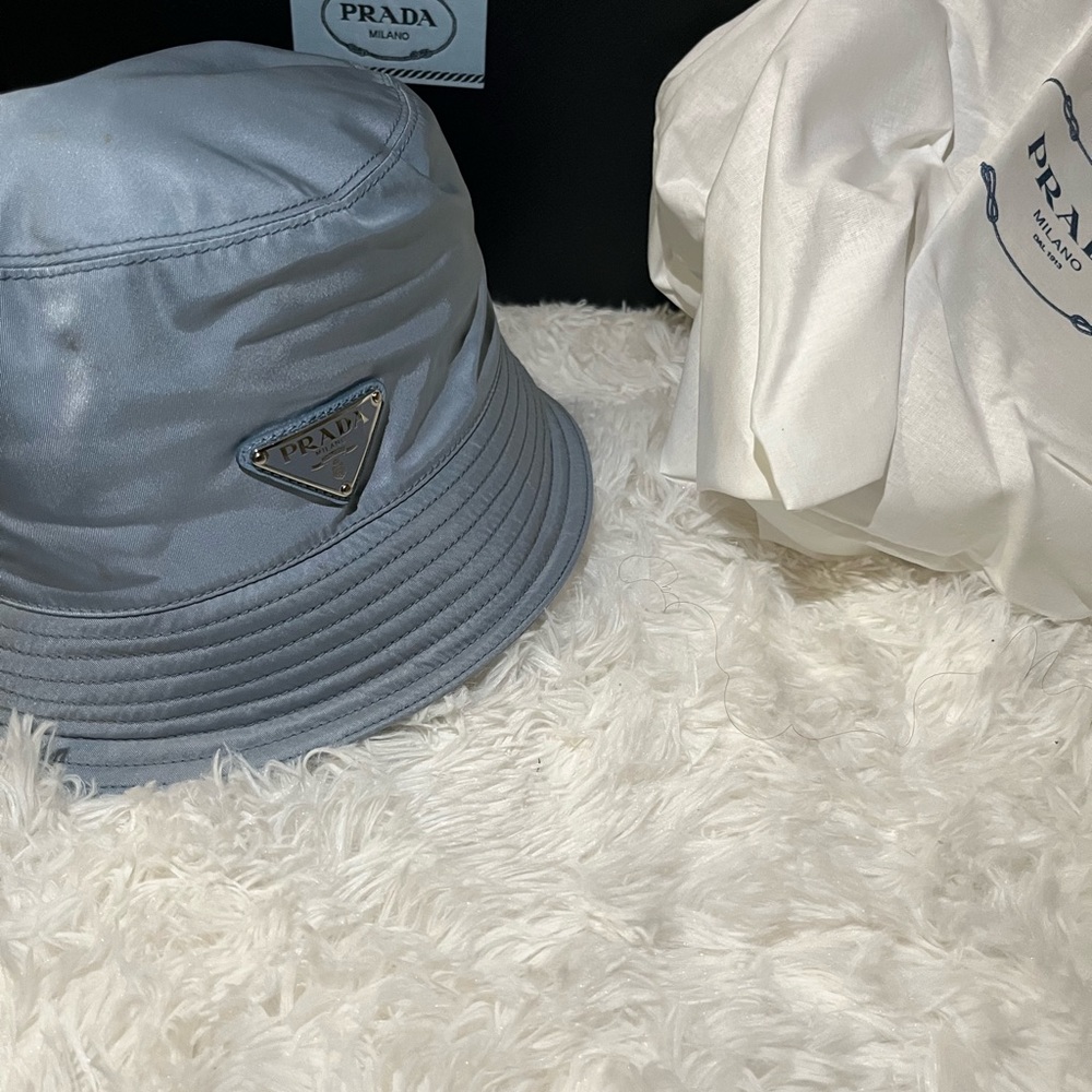 Prada hat - Picture 3 of 3
